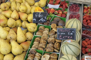 Fresh Fruit Thursday Market Boulevard Saint Germain - Paris by Kevin Oke