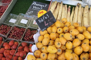 Fresh Fruit Thursday Market Boulevard Saint Germain - Paris by Kevin Oke