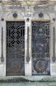 Pere Lachaise Cemetery Cimetiere du Pere Lachaise Paris France Europe by Kevin Oke