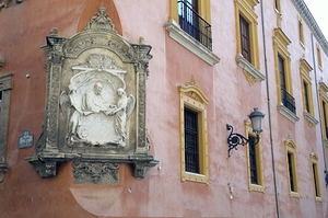 Monumento al Padre Francisco Surez - Plaza Alonso Cano by Kevin Oke