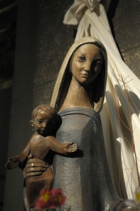 Wood carving of the virgin Eglise Saint Pothin by Kevin Oke
