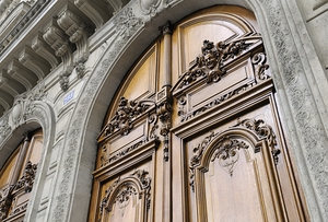 Ornate wooden door - Paris