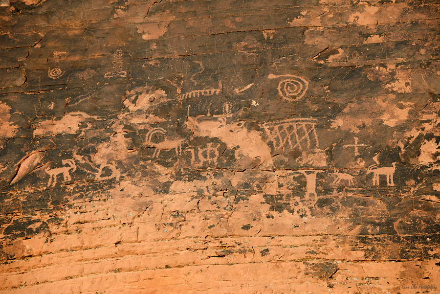 Petroglyphs near Atlatl Rock Valley of Fire State Park Nevada USA  Imprimer