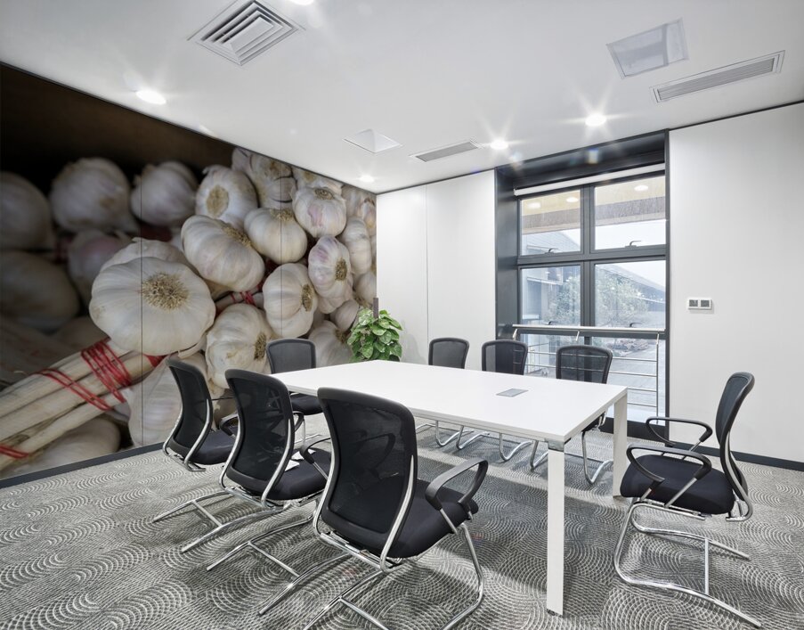 Braided garlic at the Lourmarin street market Wall Printing
